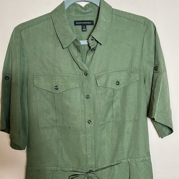 Banana Republic Tencel Utility Romper Olive Green size 4- like new condition - Picture 5 of 12